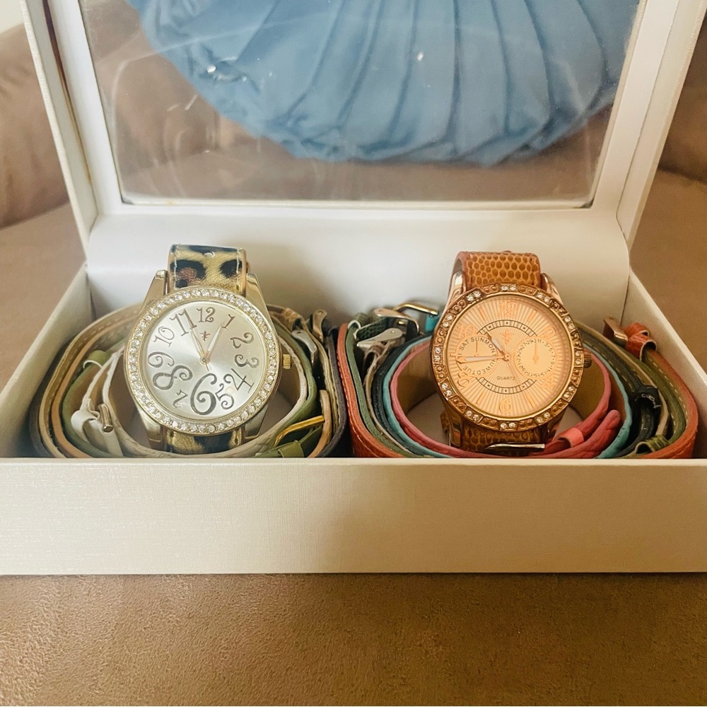 Set of Two Stylish Watches with Interchangeable Straps